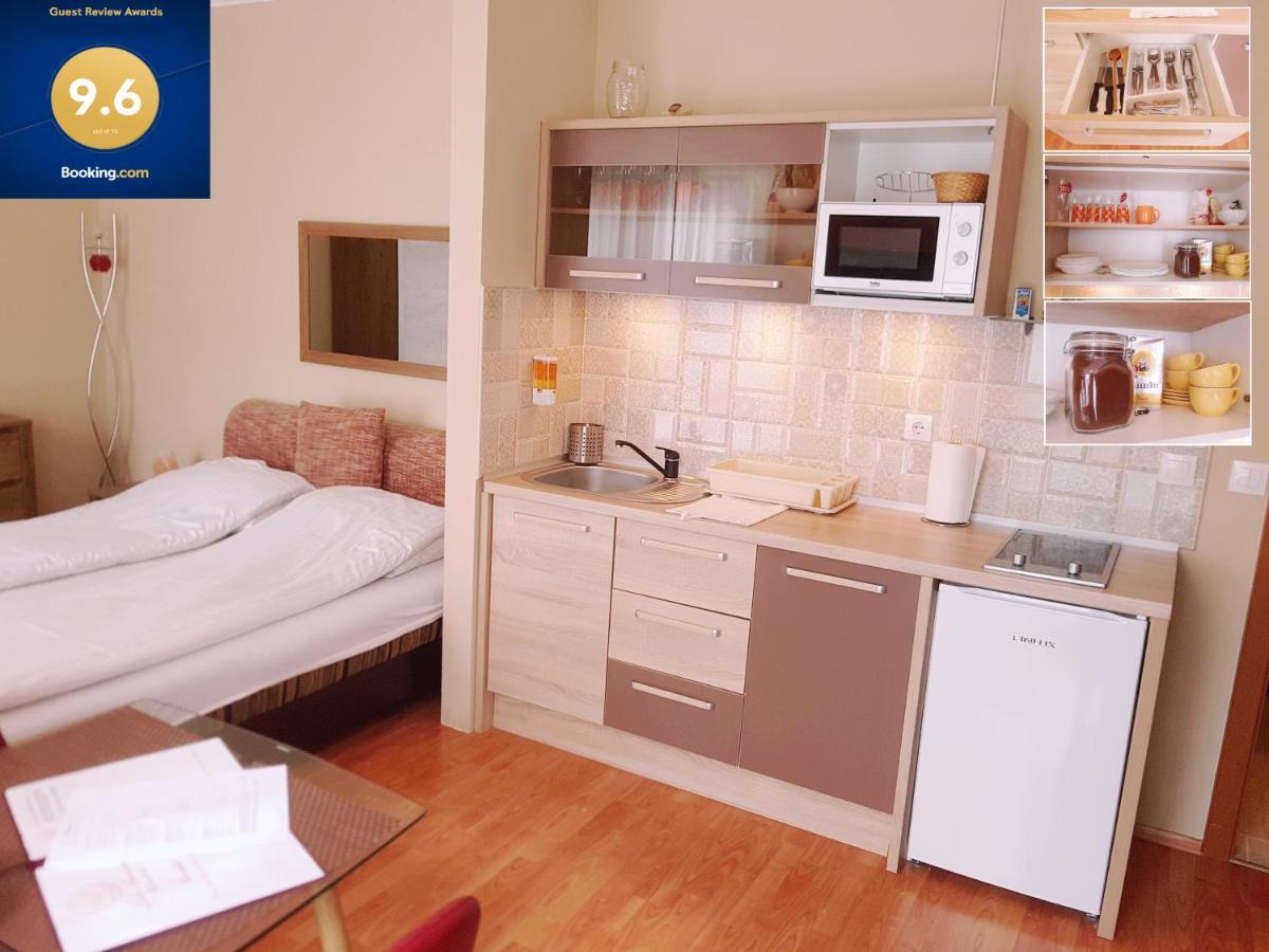 Lola Studio Apartman ไฮจ์ดุสโซบอสโล ภายนอก รูปภาพ